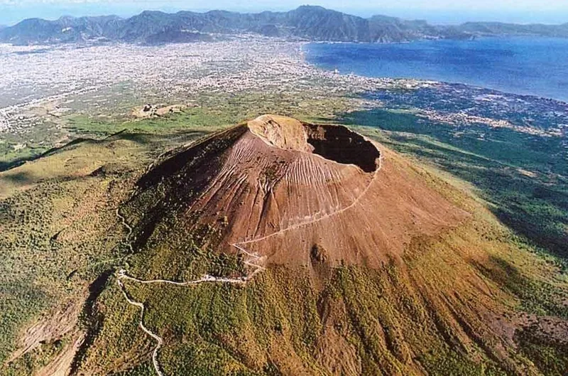 Pompeii & Vesuvius by Coach